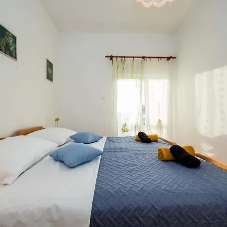 Luka Apartment *