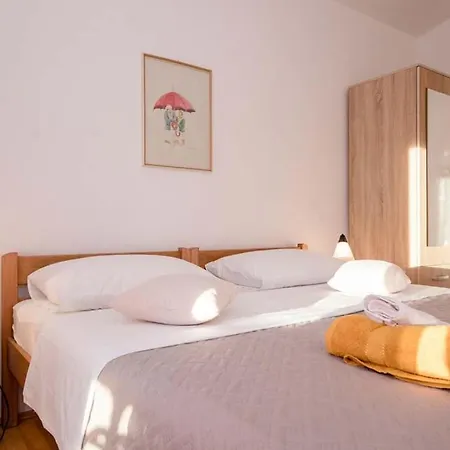 Apartment Luka Banjol