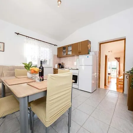 Apartment Luka *